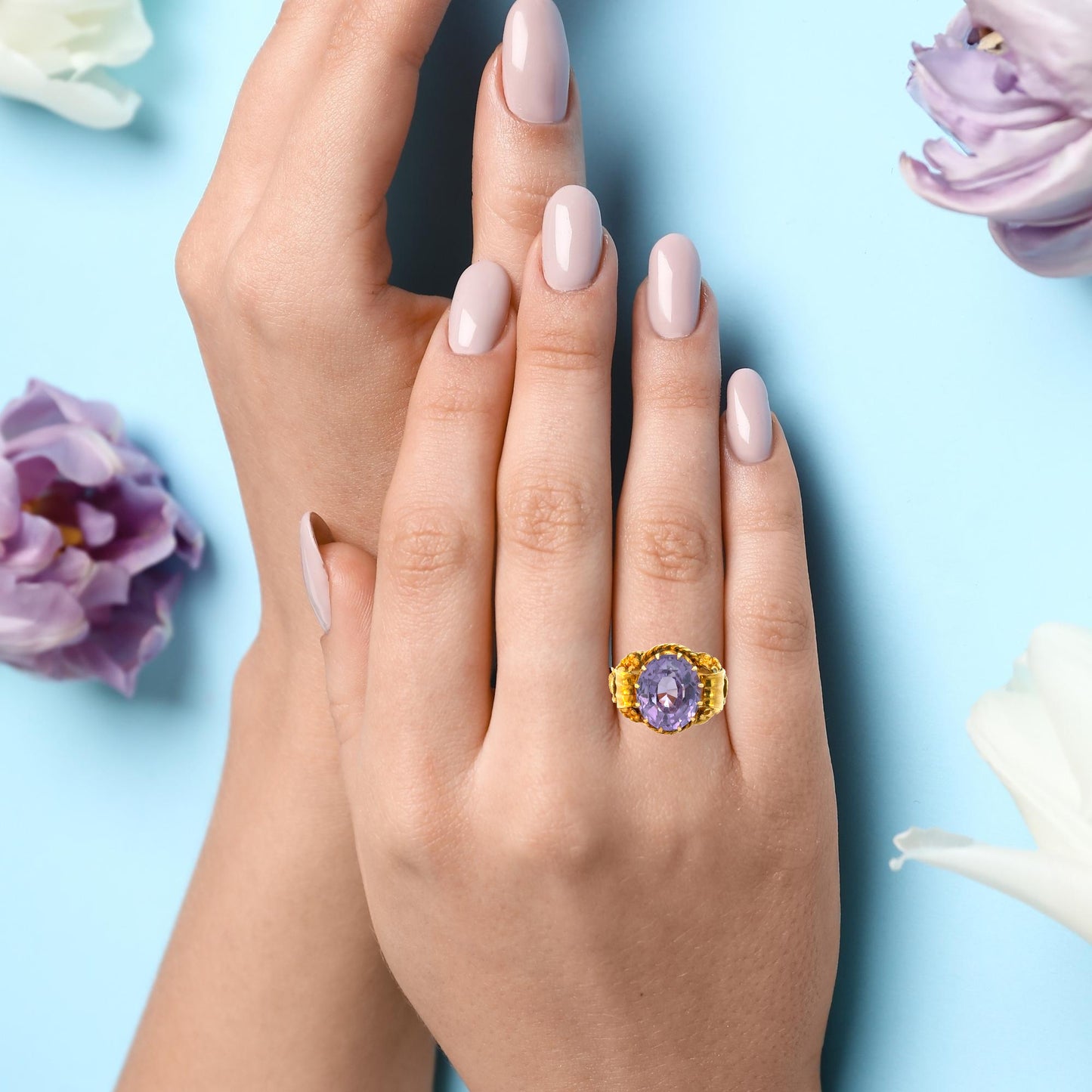 18K Yellow Gold Amethyst Ring – Intricate Floral and Rope Design
