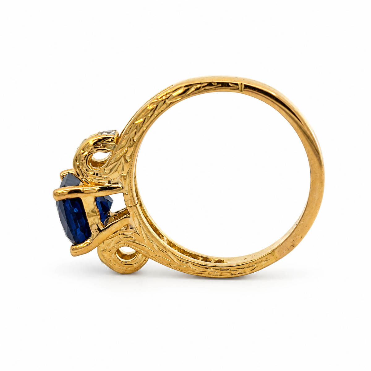 18K Yellow Gold Sapphire & Diamond Engraved Scroll Ring