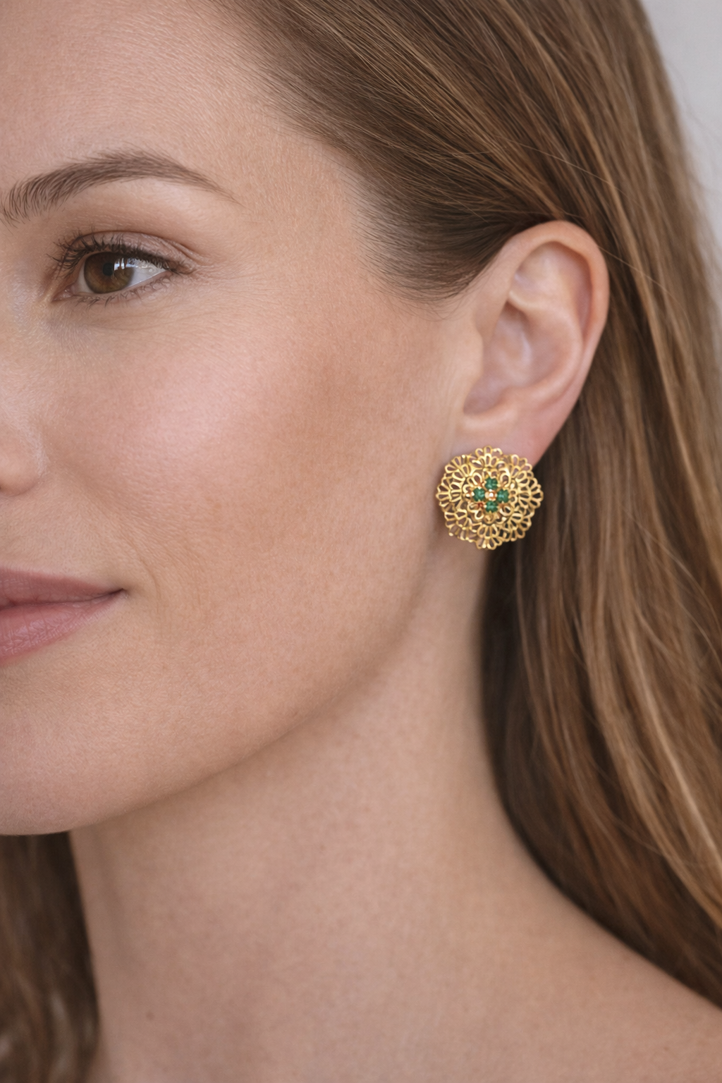 Elegant 18K Gold Openwork Floral Emerald Earrings