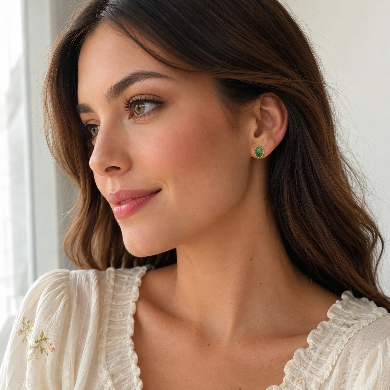 Vintage Jade & Yellow Gold Scalloped Edge Stud Earrings