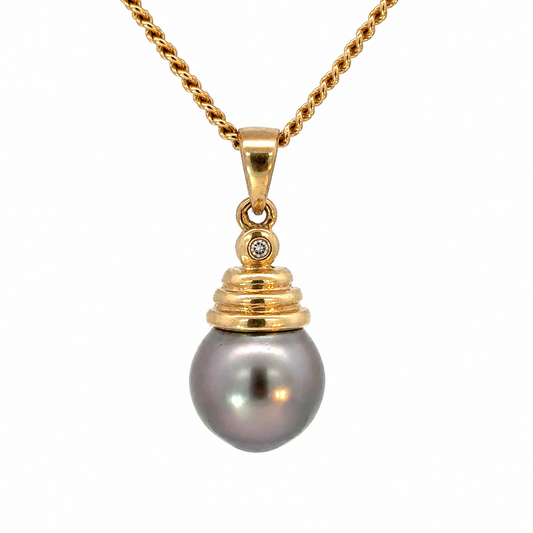 Elegant 14K Yellow Gold Tahitian Pearl Pendant with Round Diamond