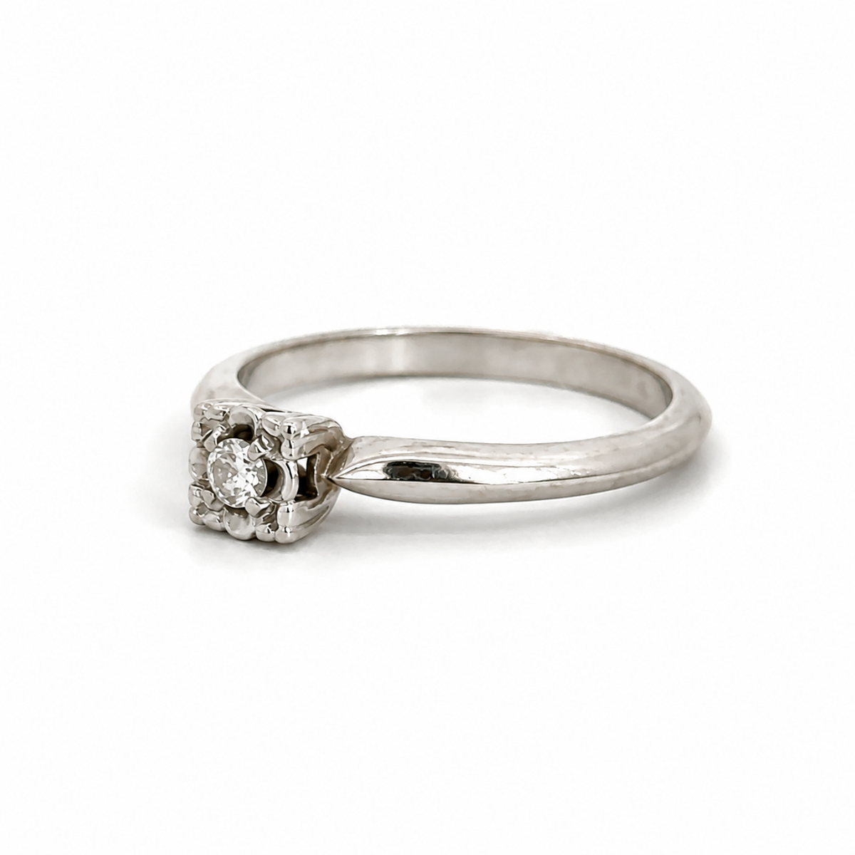 14K White Gold Vintage Diamond Ring – Petite Floral Setting