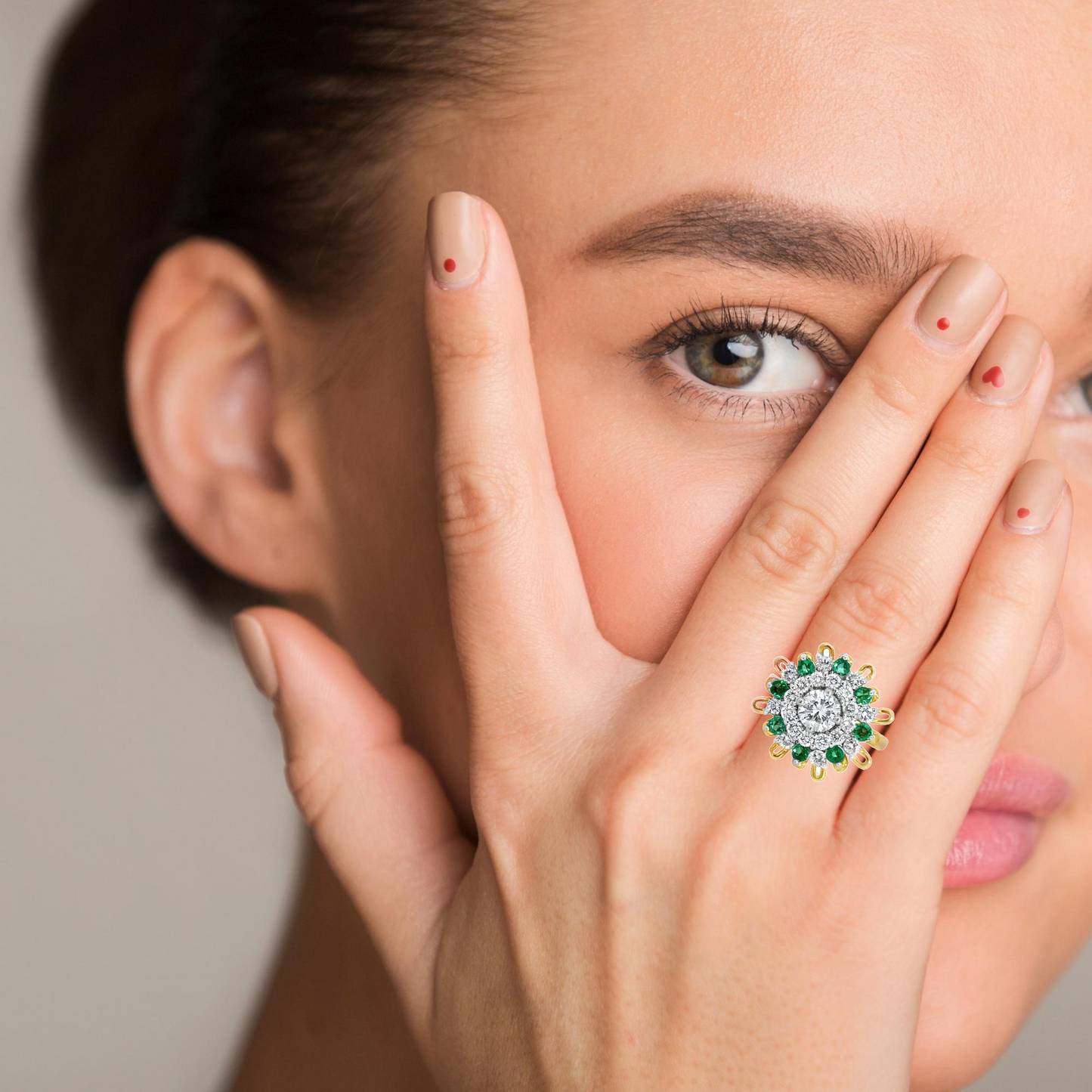 Lovely 18K Yellow Gold Emerald & Diamond Ring