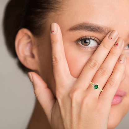 Elegant 14K Yellow Gold Emerald & Diamond Ring