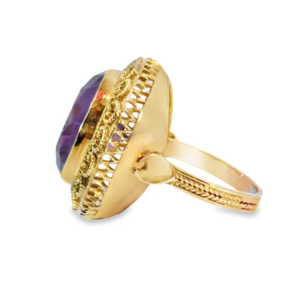 Striking 18K Yellow Gold Amethyst Ring