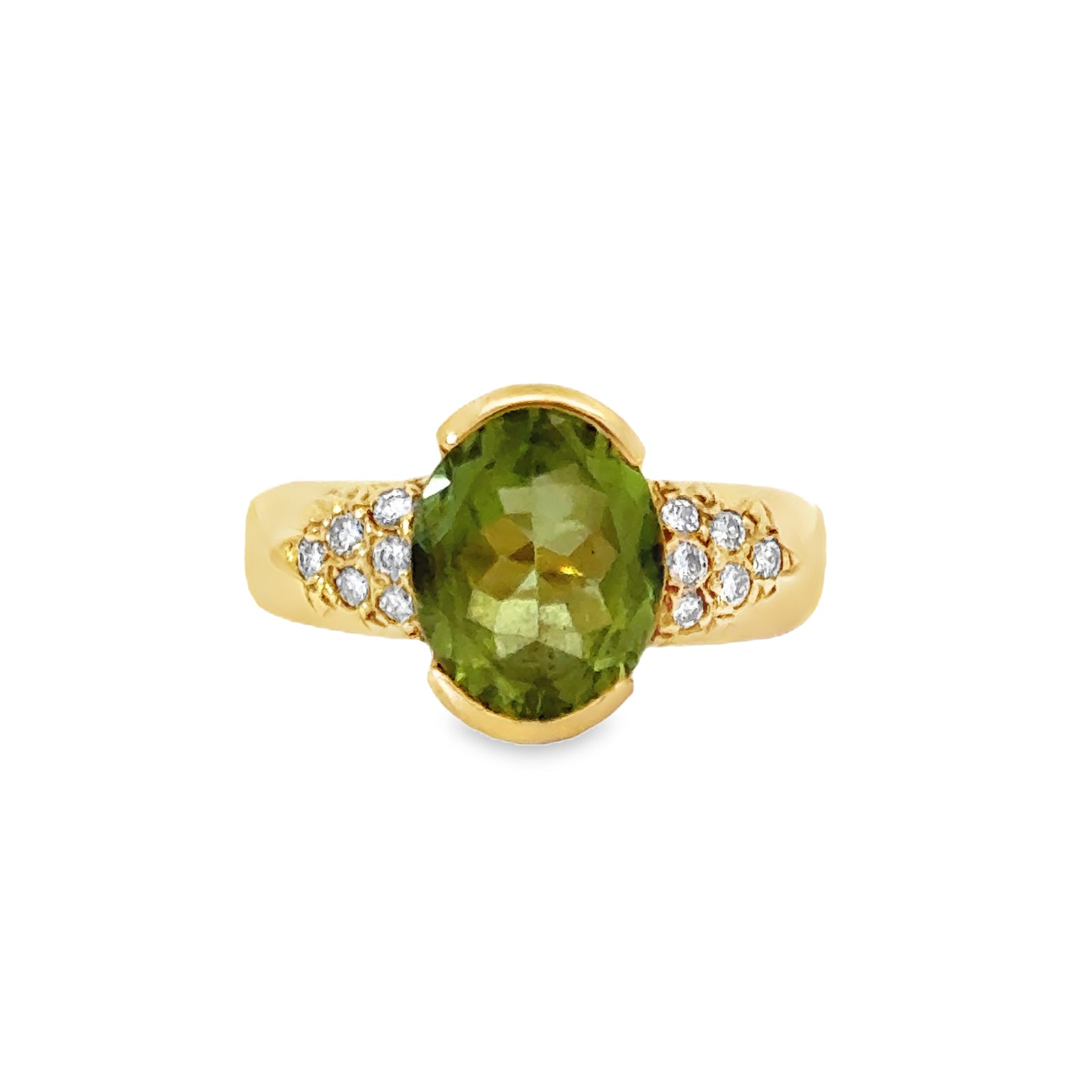 Captivating 18K Yellow Gold Peridot Diamond Ring