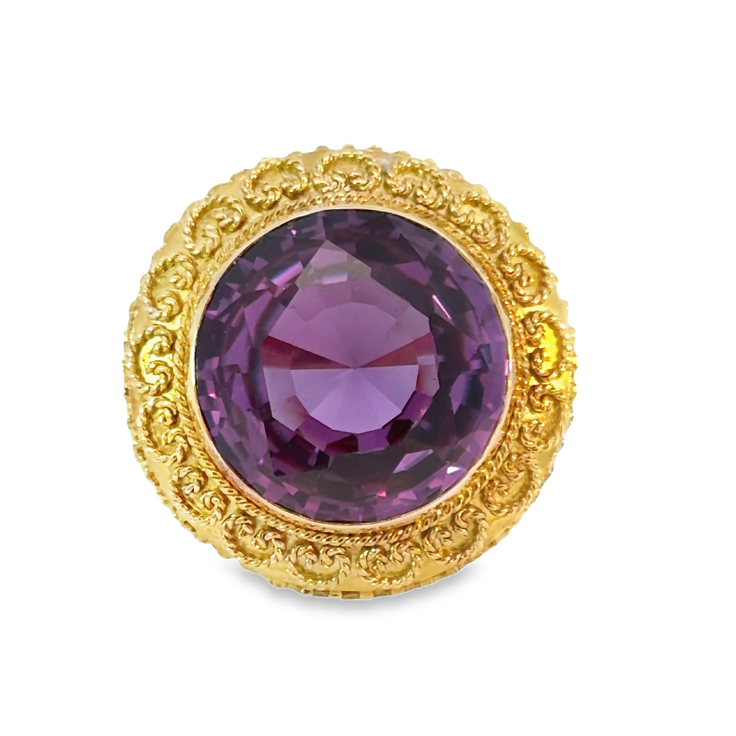 Striking 18K Yellow Gold Amethyst Ring