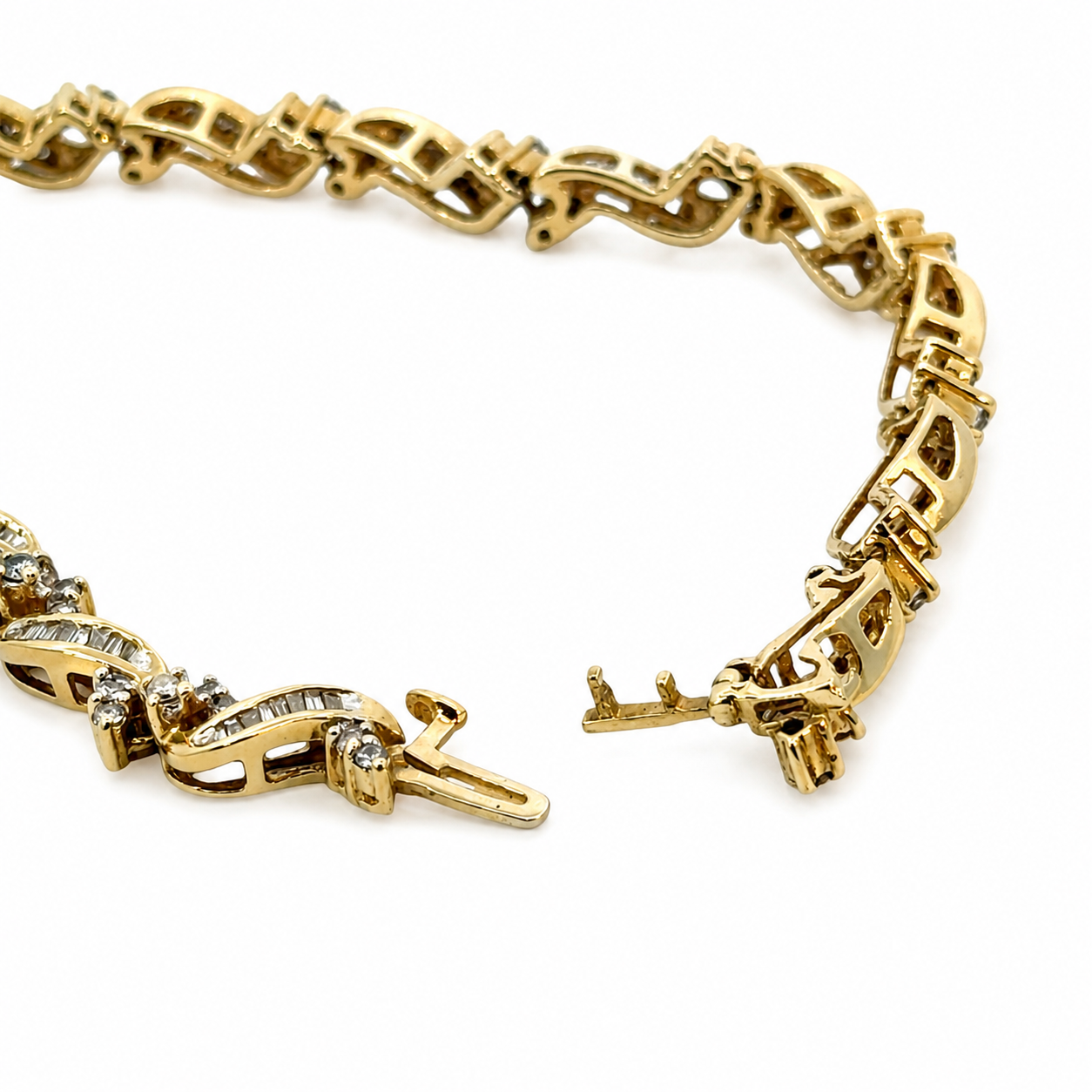 14K Gold Round & Baguette Diamond Bracelet
