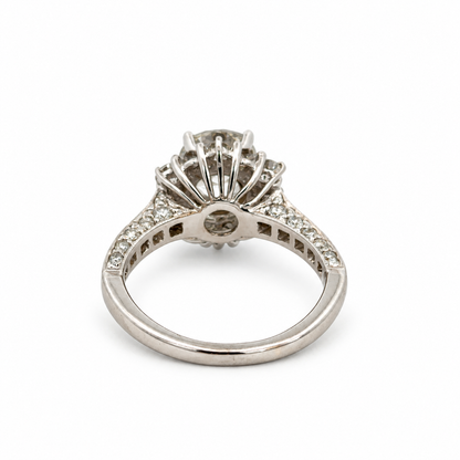 18K White Gold Round Diamond Cluster Ring with Diamond Shoulders