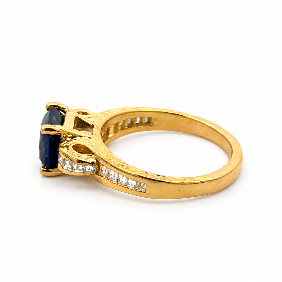 18K Yellow Gold Sapphire & Diamond Engraved Scroll Ring