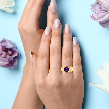14K Yellow Gold Amethyst & Diamond Ring with Ribbed Gold Shoulders