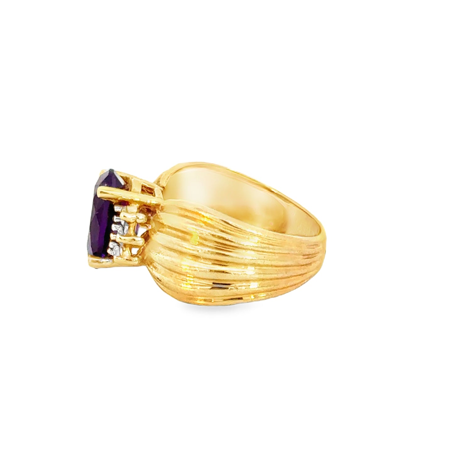 14K Yellow Gold Amethyst & Diamond Ring with Ribbed Gold Shoulders