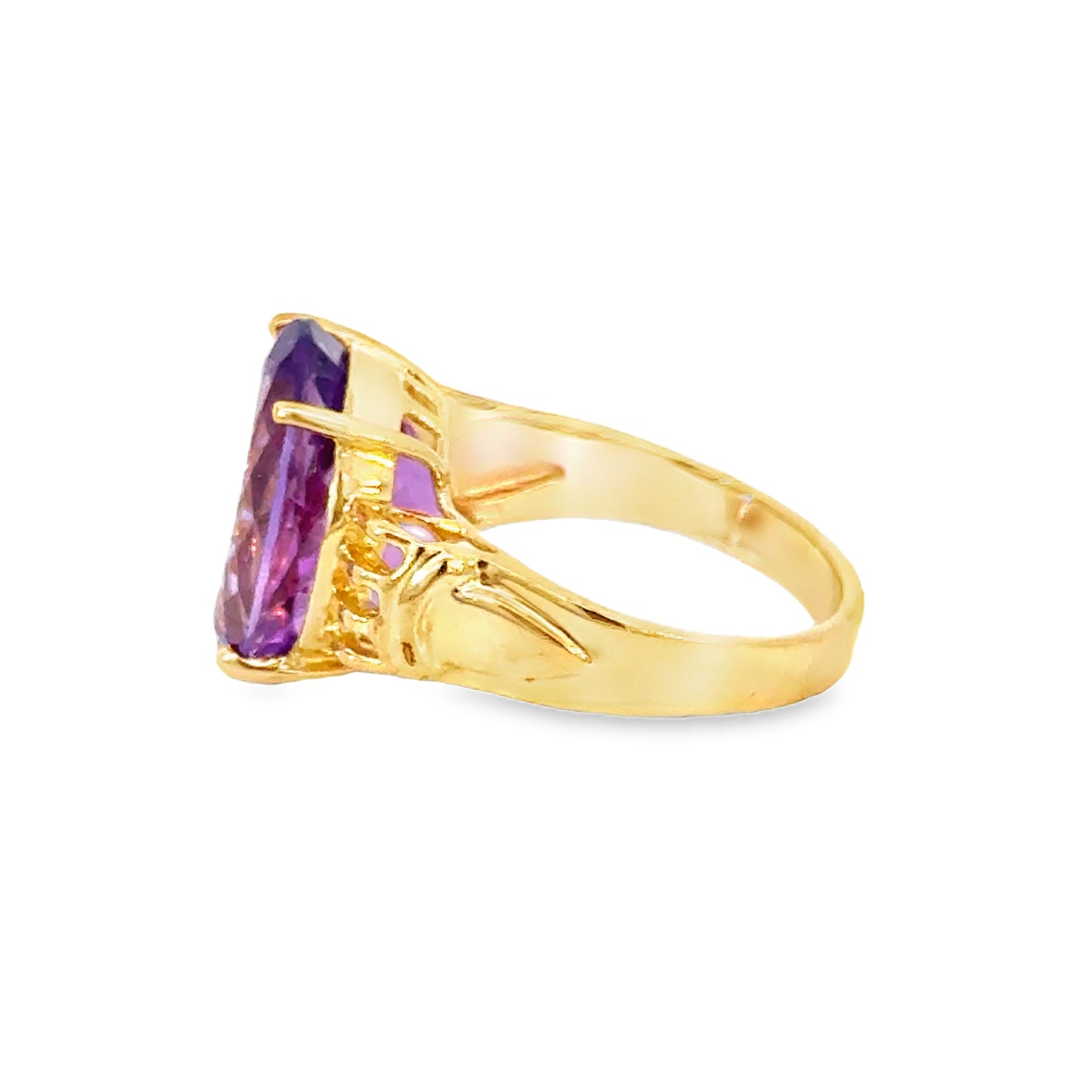 14K Yellow Gold Oval Amethyst Ring – Classic Elegance