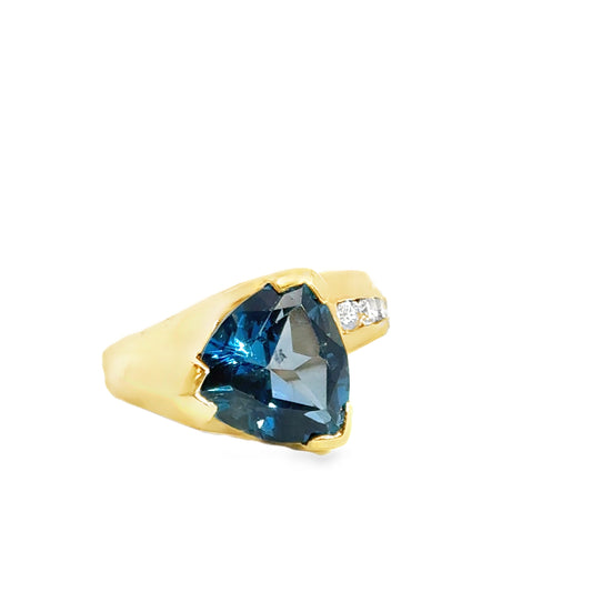 14K Yellow Gold Trillion-Cut Blue Topaz & Diamond Ring – Modern Statement Design