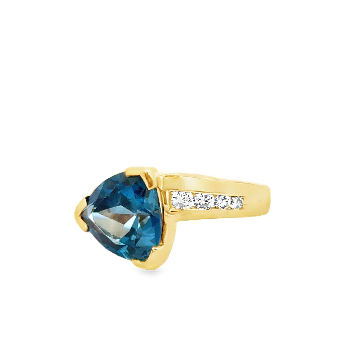 14K Yellow Gold Trillion-Cut Blue Topaz & Diamond Ring – Modern Statement Design