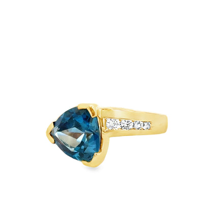 14K Yellow Gold Trillion-Cut Blue Topaz & Diamond Ring – Modern Statement Design