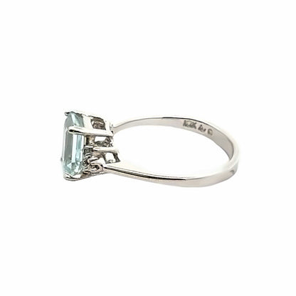 Elegant White Gold Aquamarine & Diamond Ring