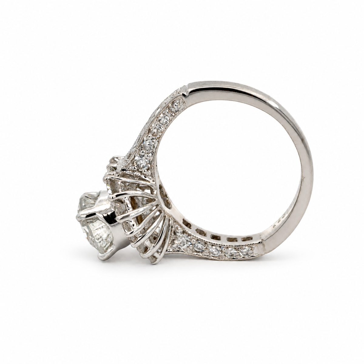 18K White Gold Round Diamond Cluster Ring with Diamond Shoulders