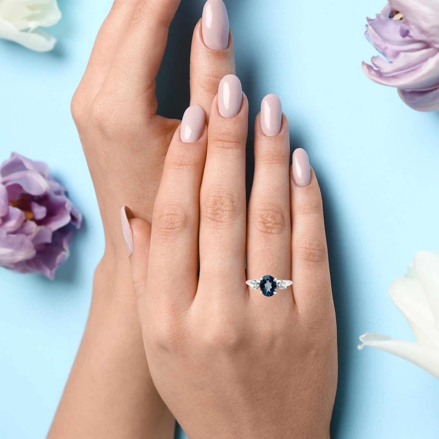 14K White Gold Blue Topaz & CZ Three-Stone Ring – Classic Sparkle