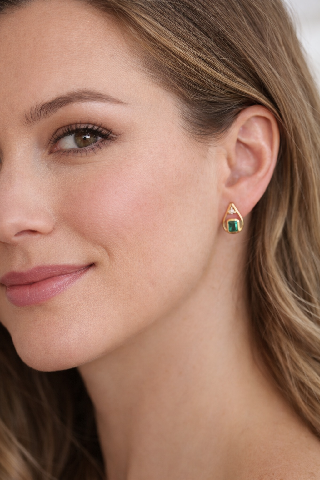18K Gold Emerald Diamond Open Teardrop Earrings