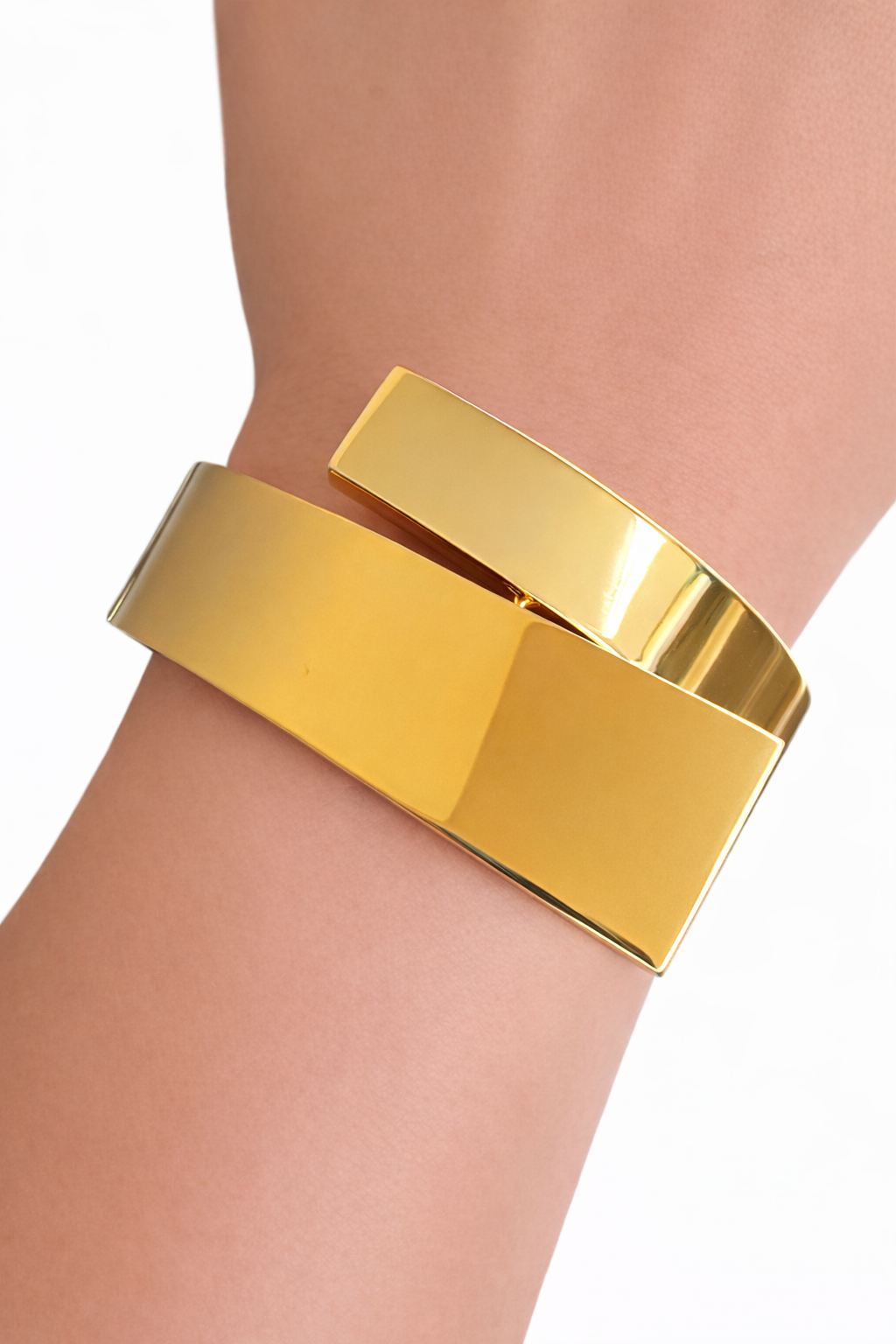 Substantial 18K Yellow Gold Statement Bangle, High-Polish & Textured Design