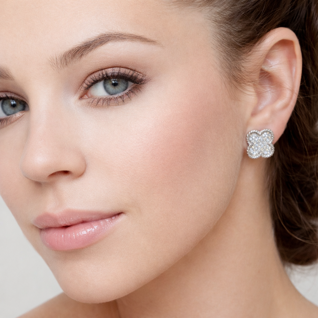 18K White Gold Diamond Clover Stud Earrings