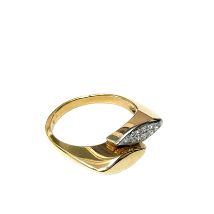 14K Yellow Gold Sleek Modern Diamond Ring