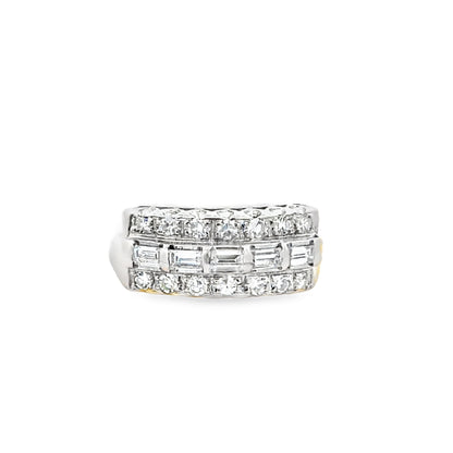Elegant Mid-Century White Gold Diamond Ring