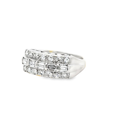 Elegant Mid-Century White Gold Diamond Ring
