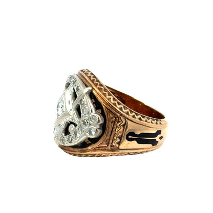 Men’s Masonic Signet Ring in Yellow Gold – Diamond Accents