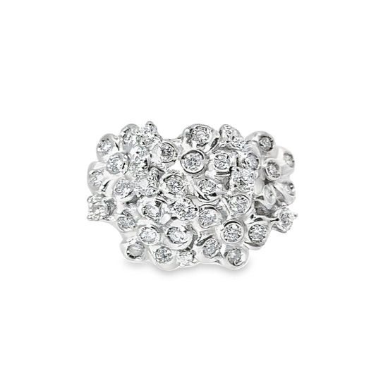 Dazzling 18K White Gold 5-Petal Diamond Flowers Ring