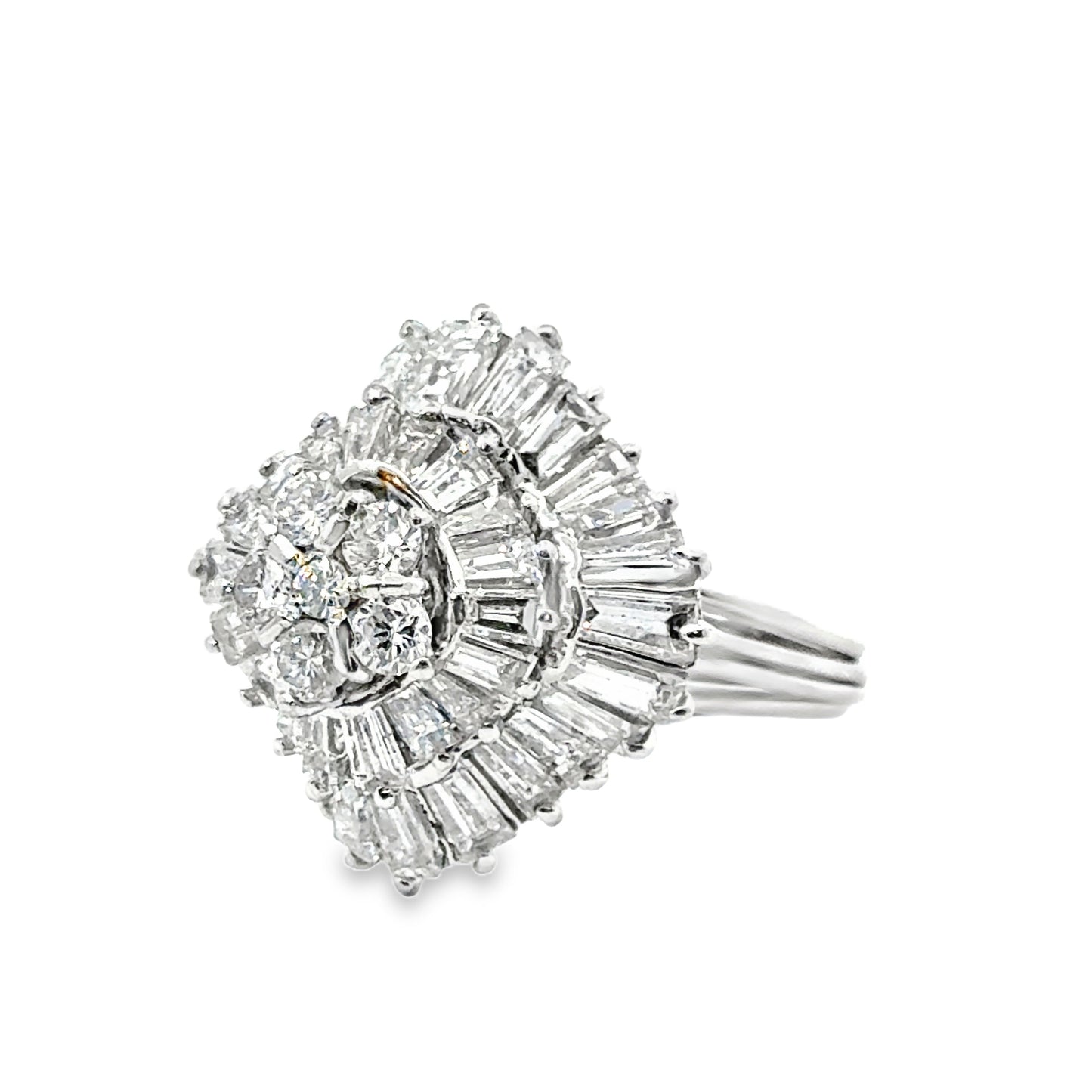 Luxury 18K White Gold Round and Baguette Diamond Ring