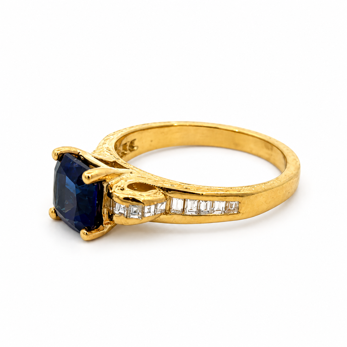 18K Yellow Gold Sapphire & Diamond Engraved Scroll Ring