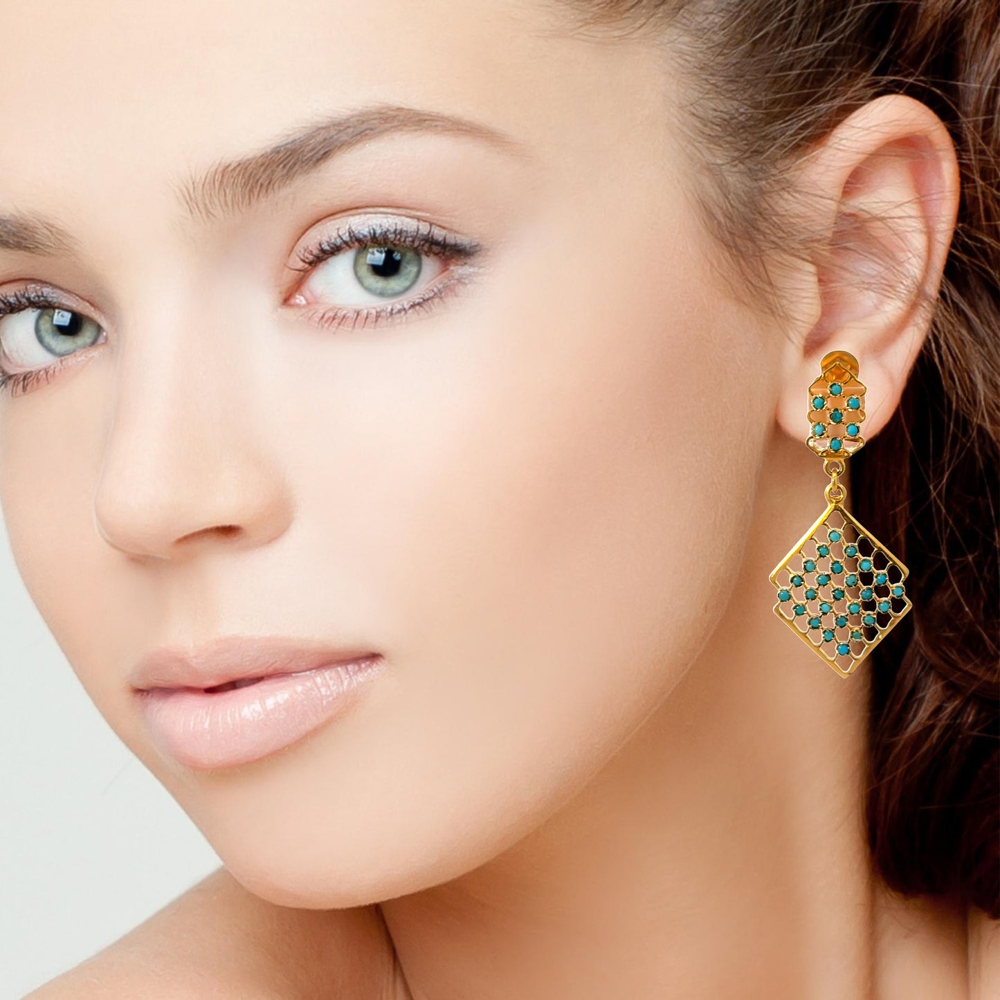 18K Yellow Gold Dangling Turquoise Clip-On Earrings