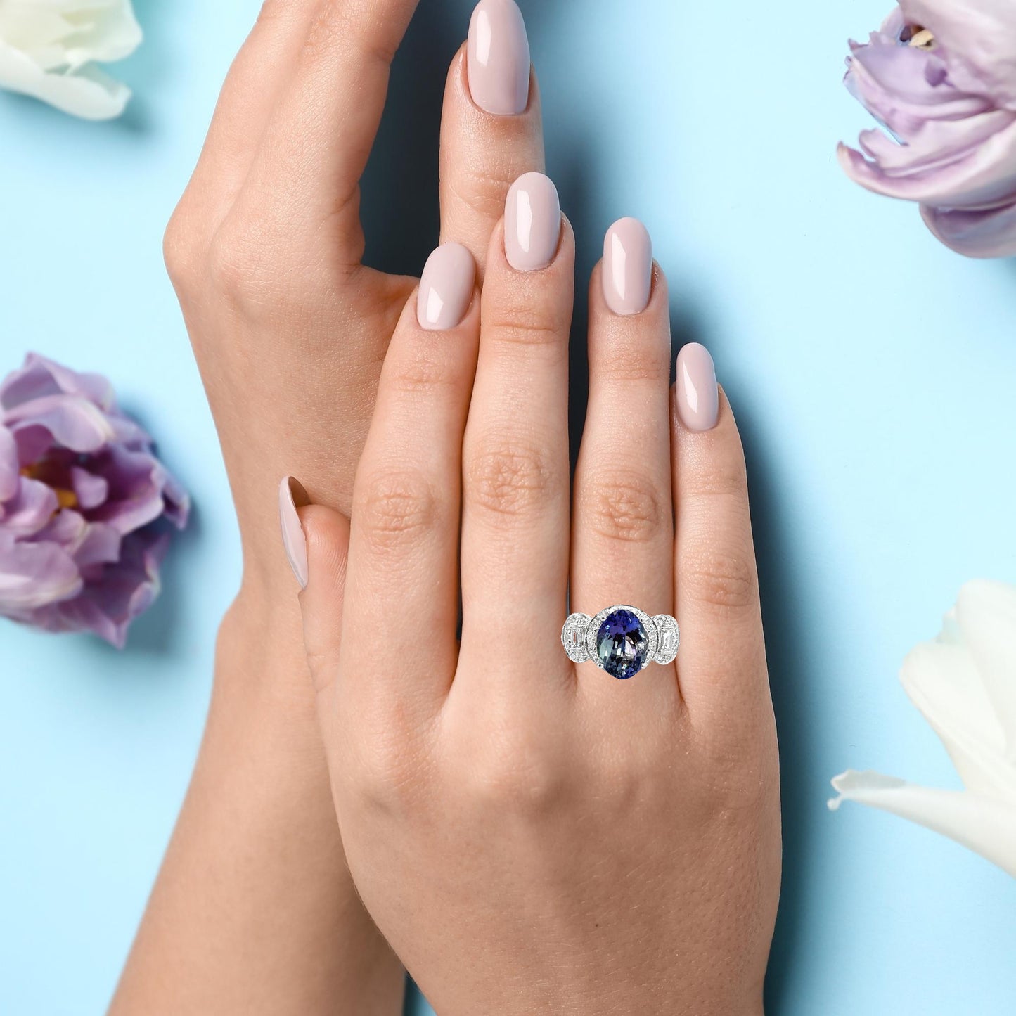 18K White Gold Spectacular Hand-Engraved Tanzanite Diamond Ring