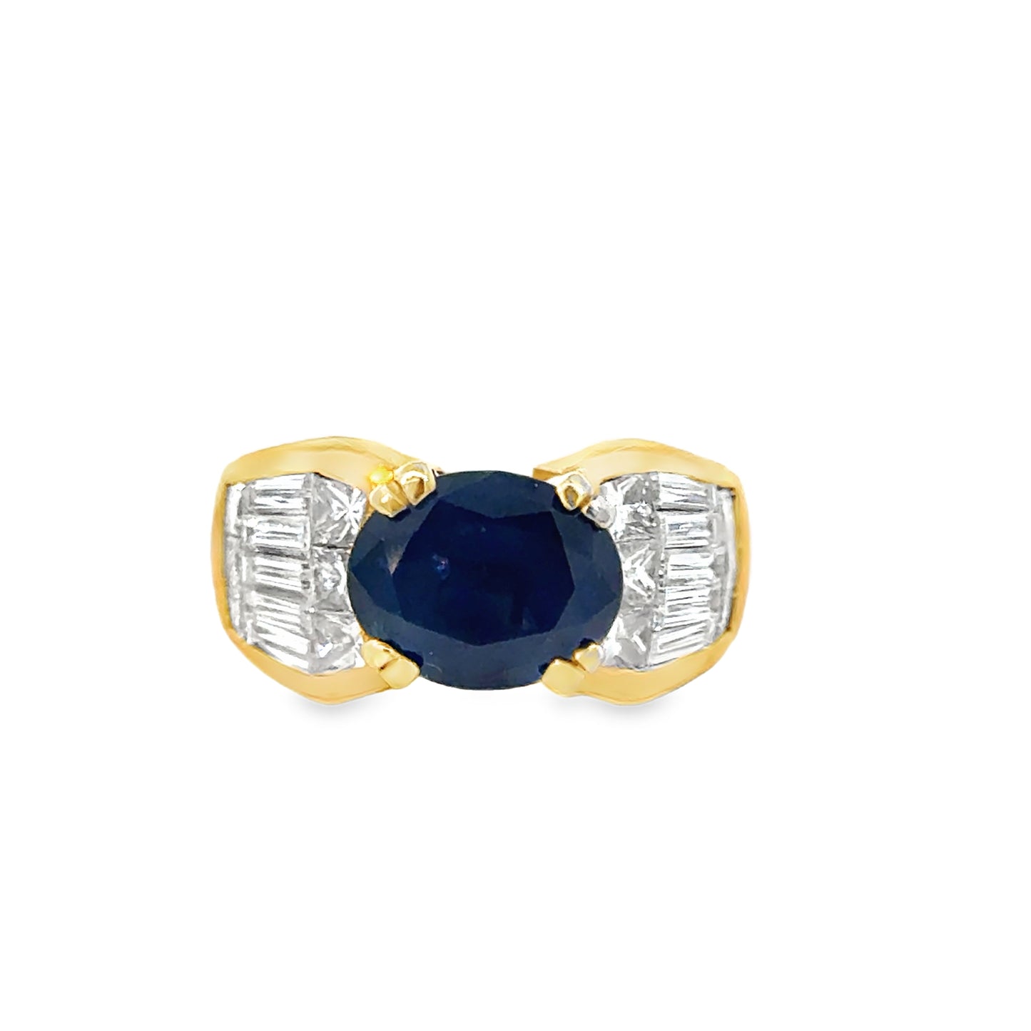 Exquisite Sapphire and Diamond Cocktail Ring in 18K Gold – Bold and Elegant Design