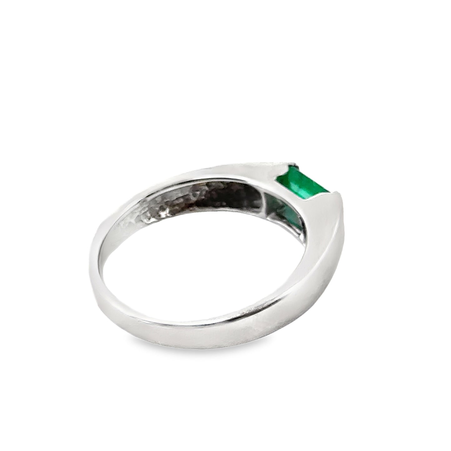 14K White Gold Emerald Ring – Modern Clean Design