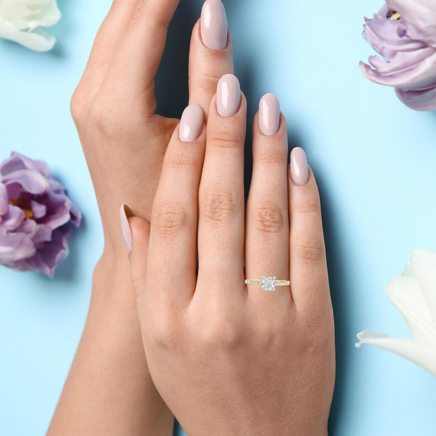 GIA 18K Yellow Gold Classic Engagement Ring with Diamonds