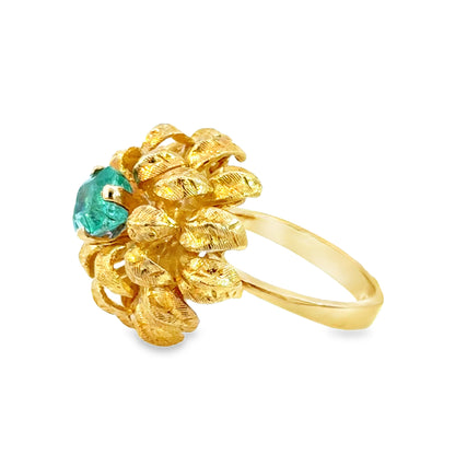 18K Yellow Gold Emerald Zinnia Ring – Textured Floral Design, Vintage Charm
