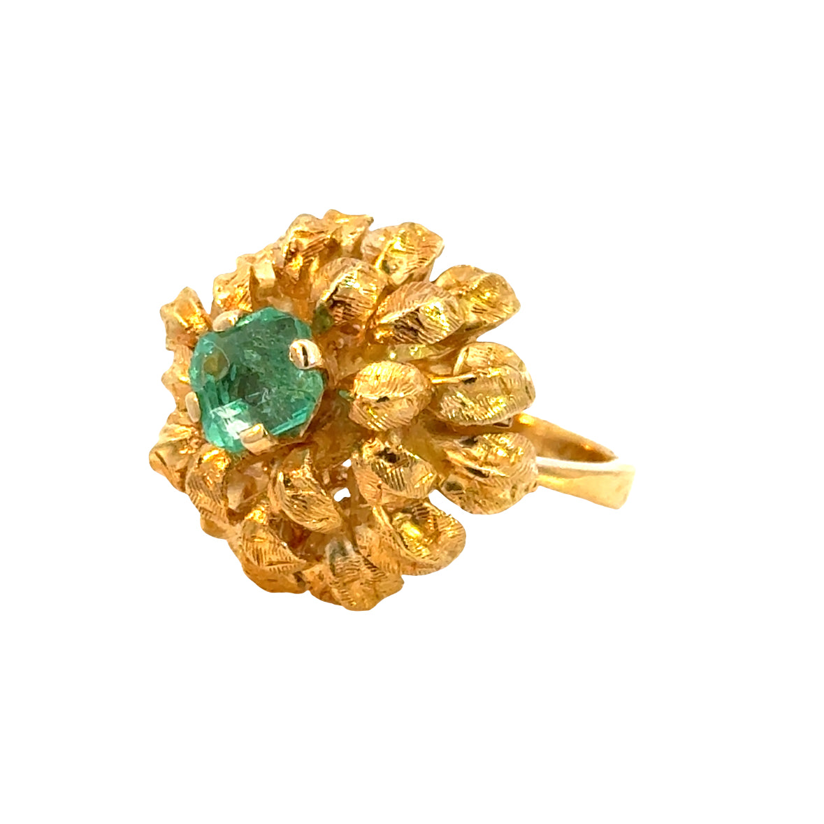 18K Yellow Gold Emerald Zinnia Ring – Textured Floral Design, Vintage Charm