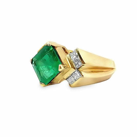 Enchanting 18K Emerald & Diamond Ring