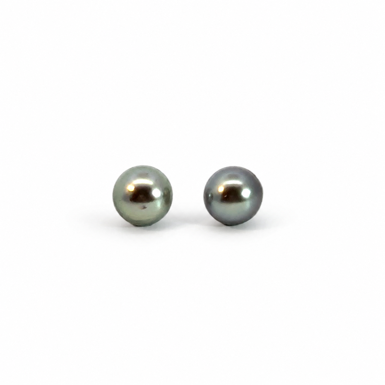 14K Yellow Gold 8mm Black Pearl Stud Earrings
