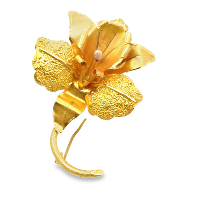 Elegant 18K Yellow Gold & Pearl Flower Brooch