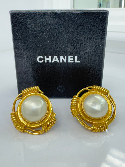 Vintage Chanel 1995 Gripoix Pearl & Gold Clip-On Earrings