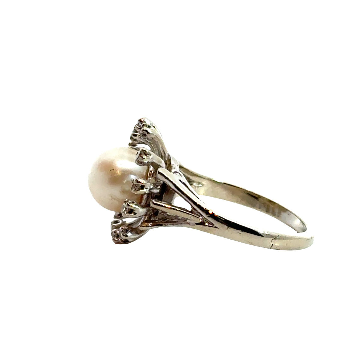 14K White Gold Pearl & Diamond Halo Ring – Elegant Floral Design