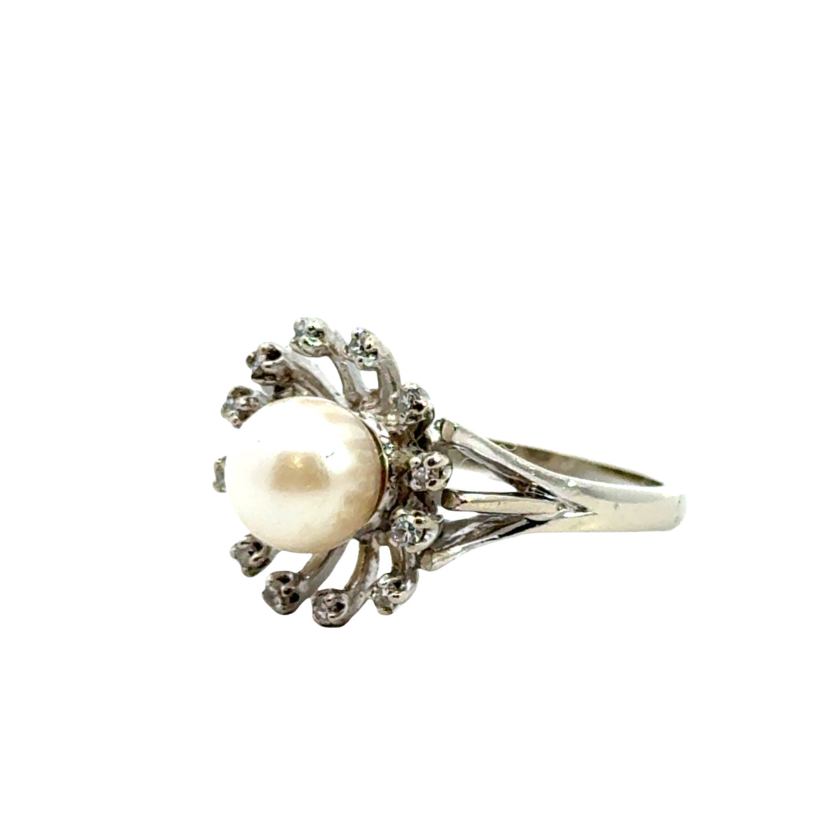 14K White Gold Pearl & Diamond Halo Ring – Elegant Floral Design