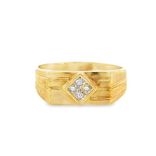 Elegant Yellow Gold & Diamond Men’s Ring