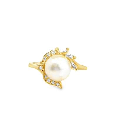 14K Yellow Gold Modern Swirl Design Pearl & Diamond Ring