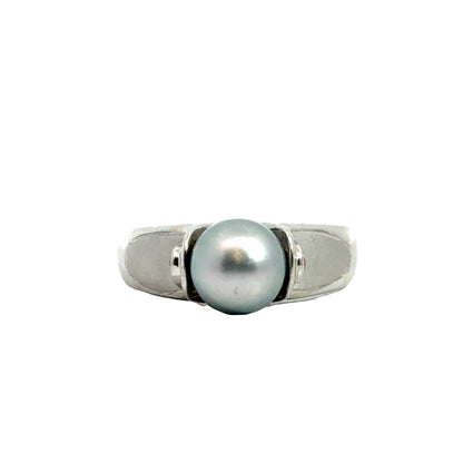18K White Gold Pearl Ring with Ruby Details