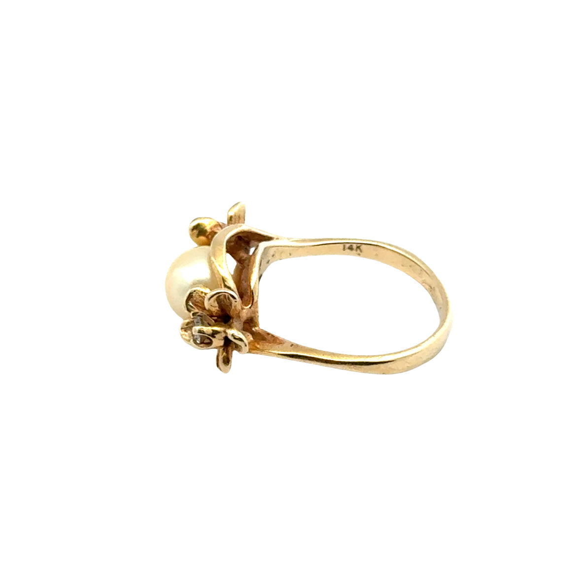 Romantic Floral Pearl Ring in 14K Gold with Diamonds